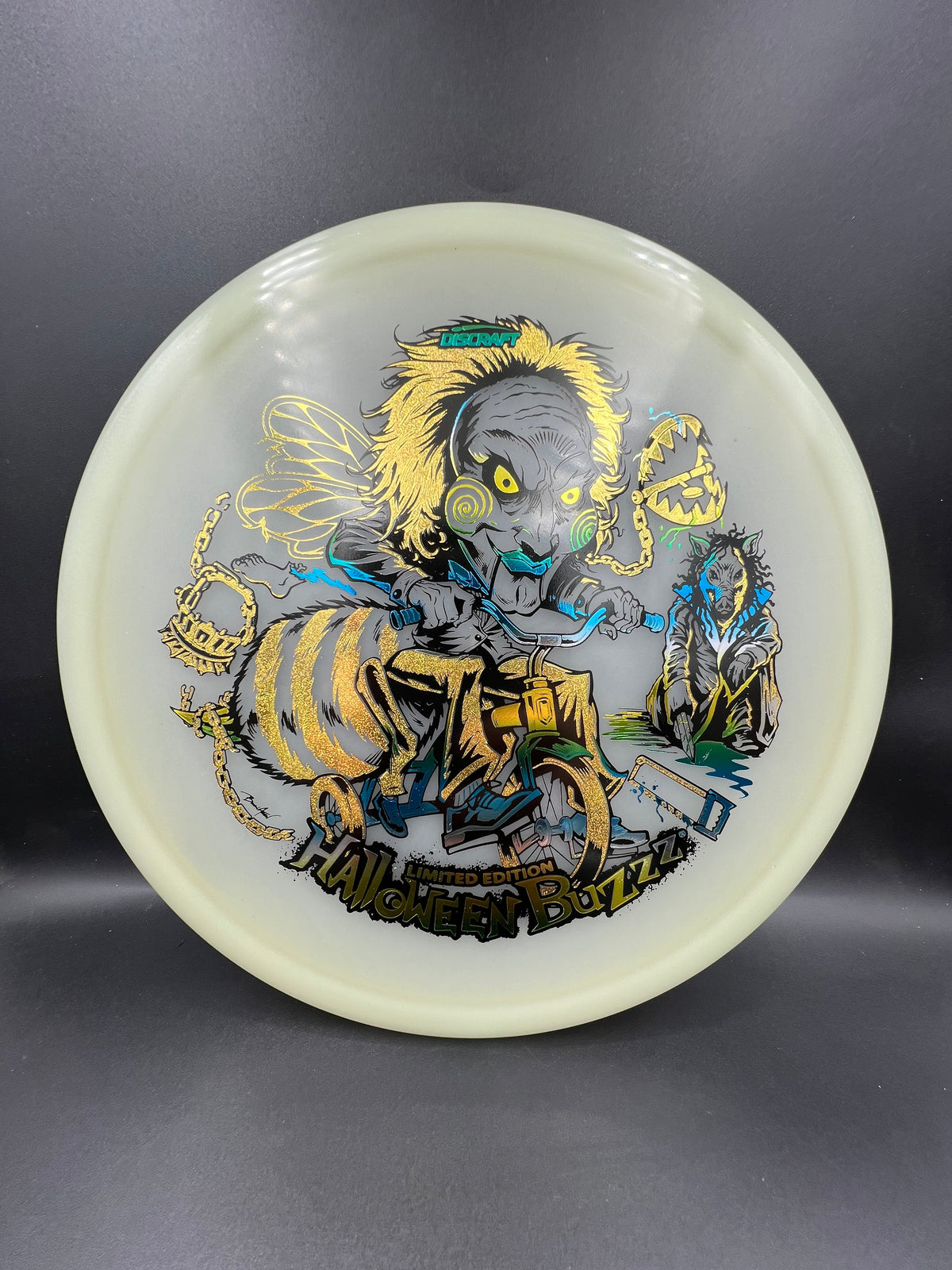 Discraft 2026 Mega Glo Halloween Buzzz Gold Multi Color - 177g+